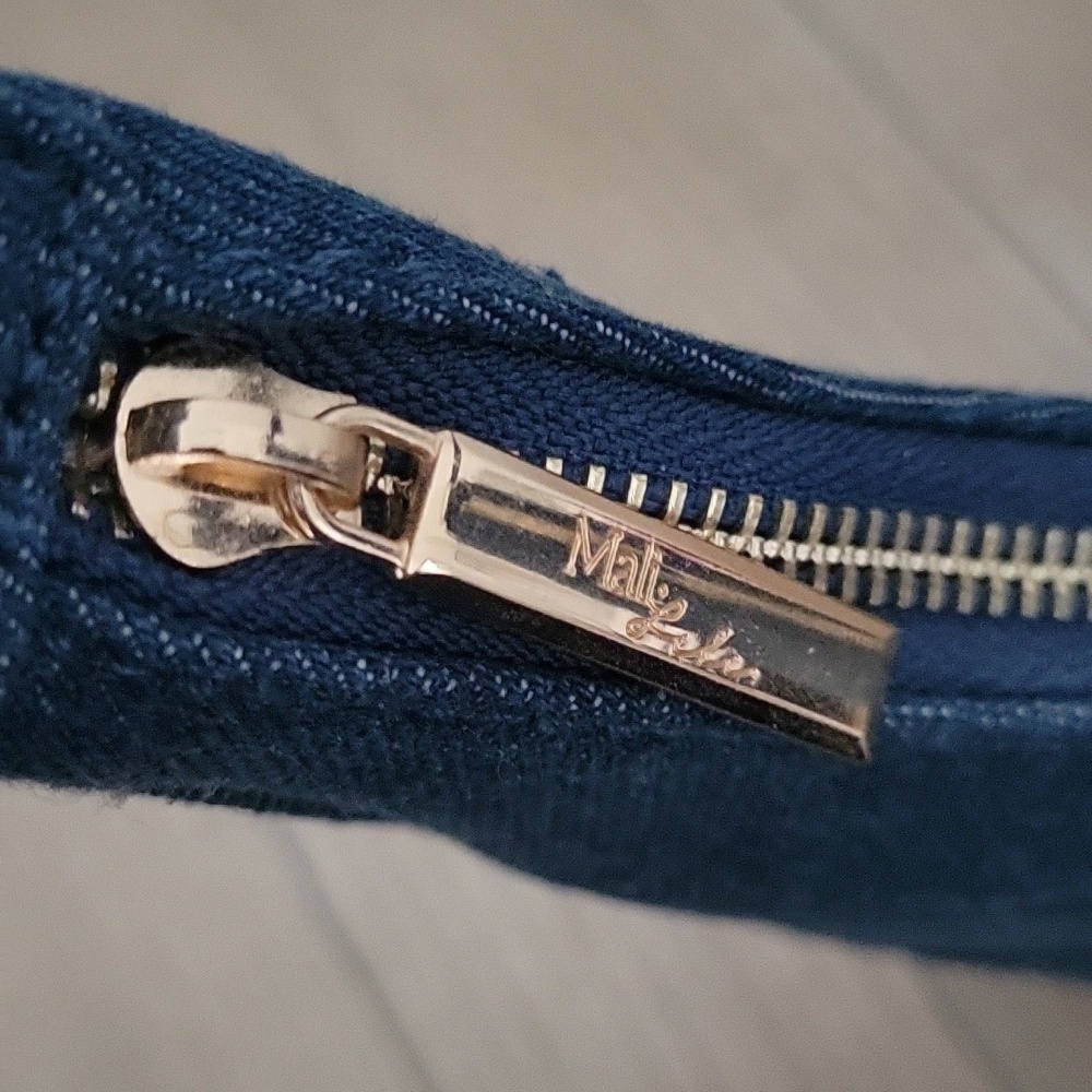 Mali + LiliLeilani Woven Denim Baugette Bag | Blue Denim Shoulder Bag - Picture 11 of 11